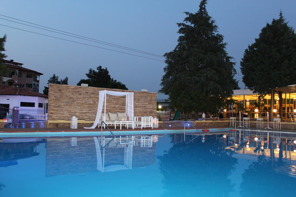 Chris & Eve Mansion Hotell Komotiní Eksteriør bilde